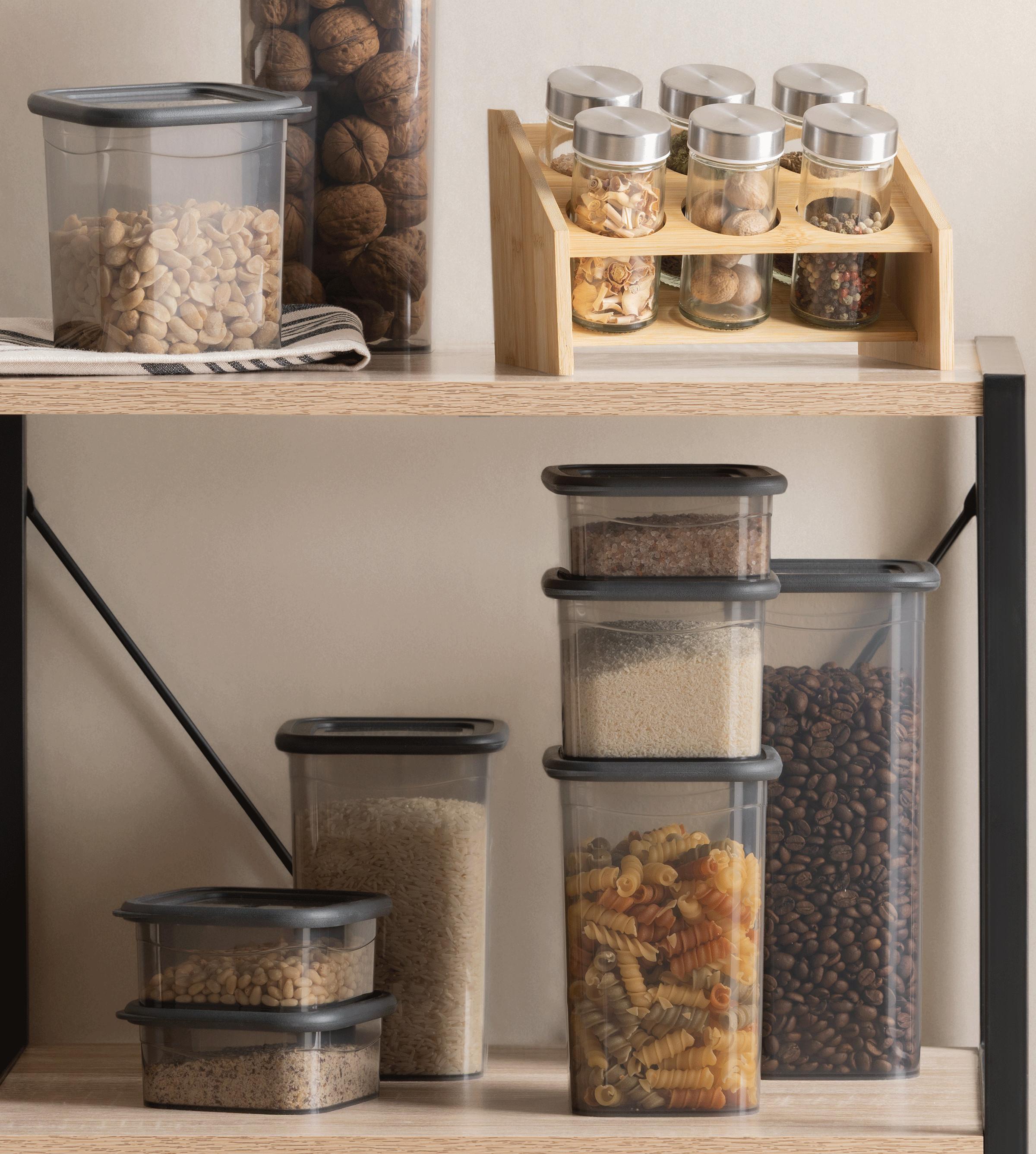 Vorräte gut verstaut bei mömax