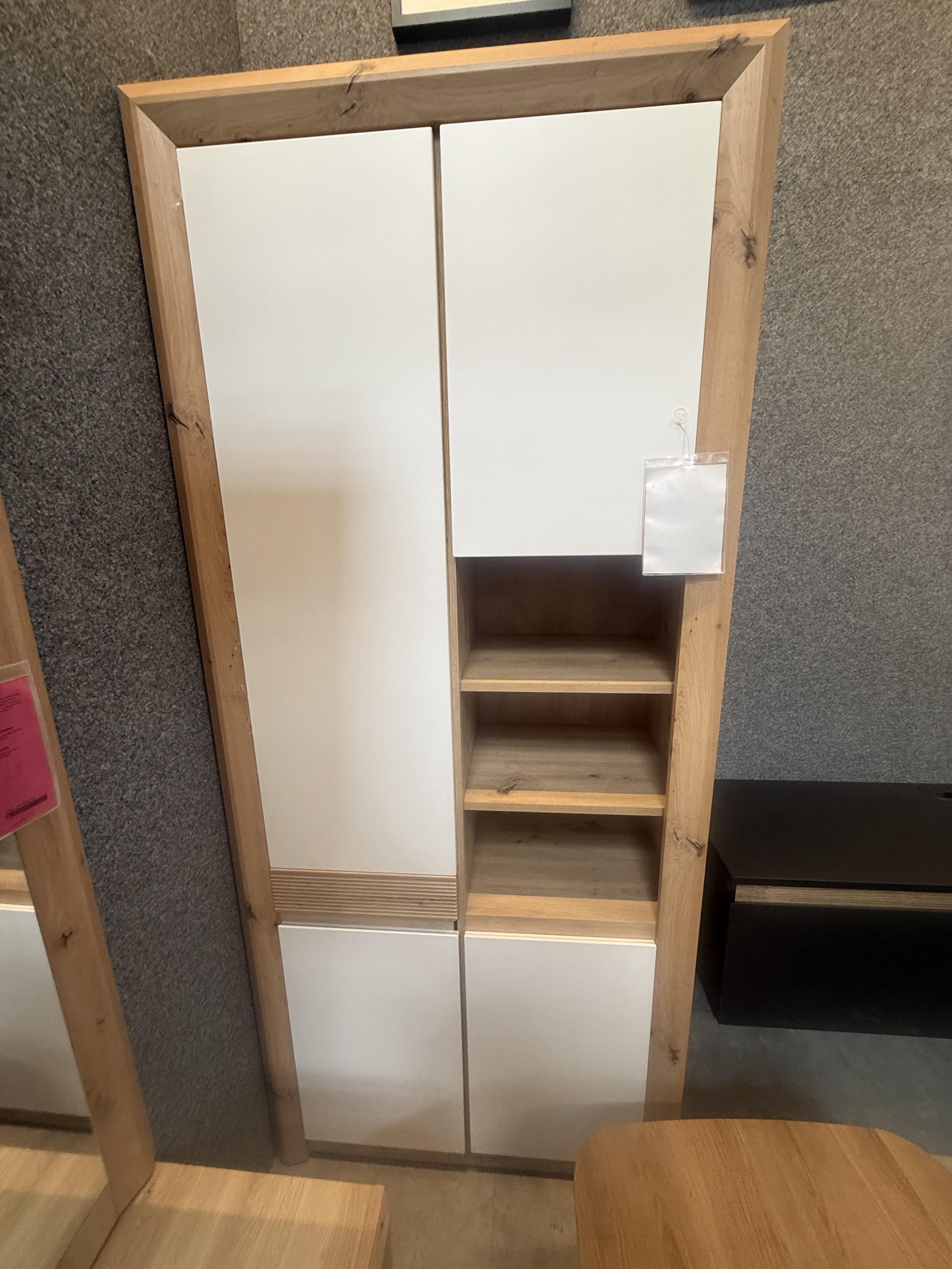 CSEPEL OUTLET CIPŐSSZEKRÉNY KASHMIR NEW