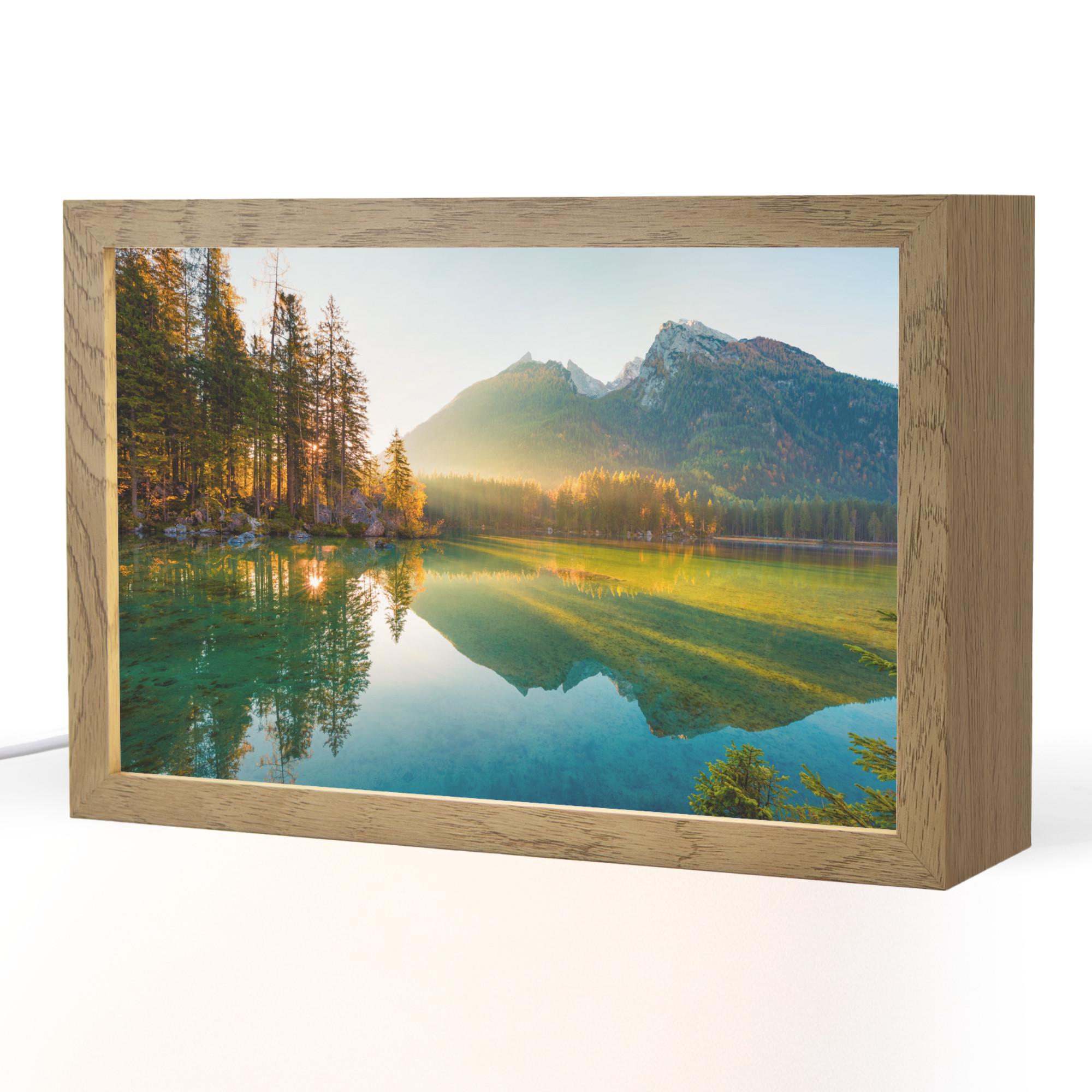 TISCHLEUCHTE See - Wald - Berge - Natur - Sonne - Landschaft 30x20 cm - Currygelb, Holzwerkstoff (8/30/20cm) - OnlyWow