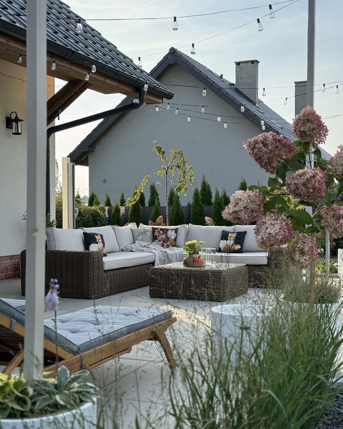 LOUNGE-SET 6-Sitzer PE Rattan Braun Palermo - Braun/Weiß, Kunststoff - Beliani