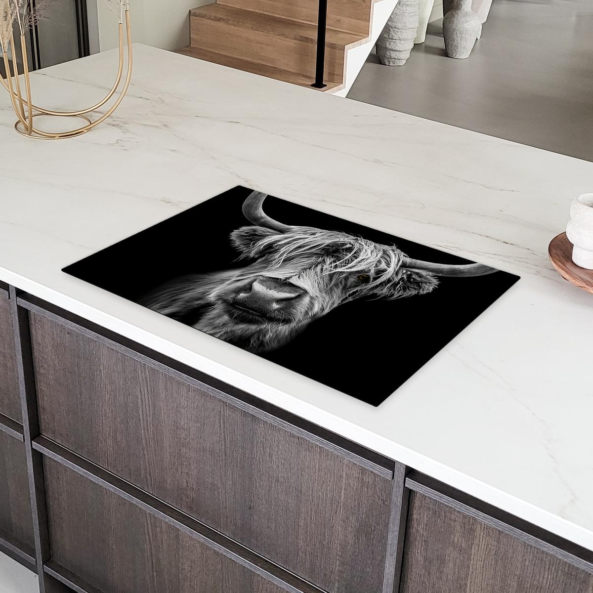 HERDABDECKPLATTE Schottischer Highlander - Hörner - Schwarz - Weiß - Kuh - Wild - Tiere Ceranfeldabdeckung 80x52 cm - Schwarz, Kunststoff (80/52/0.2cm) - MuchoWow