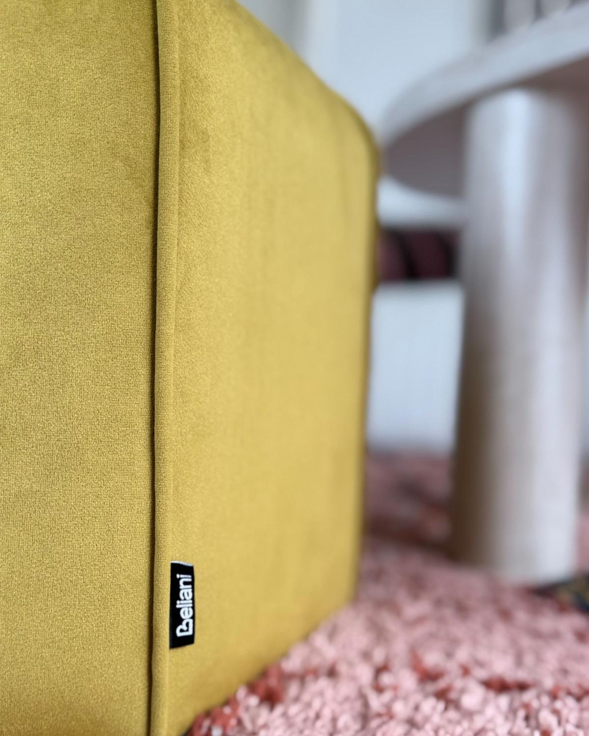POUF Samtstoff Gelb Wishek - Gelb, Textil (45/40/45cm) - Beliani