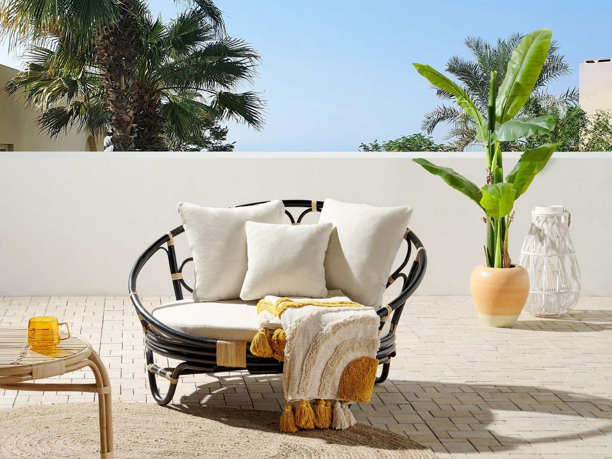SONNENINSEL Rattan Schwarz Auflagen Beige Rossano - Beige/Schwarz, Naturmaterialien (112/71/110cm) - Beliani