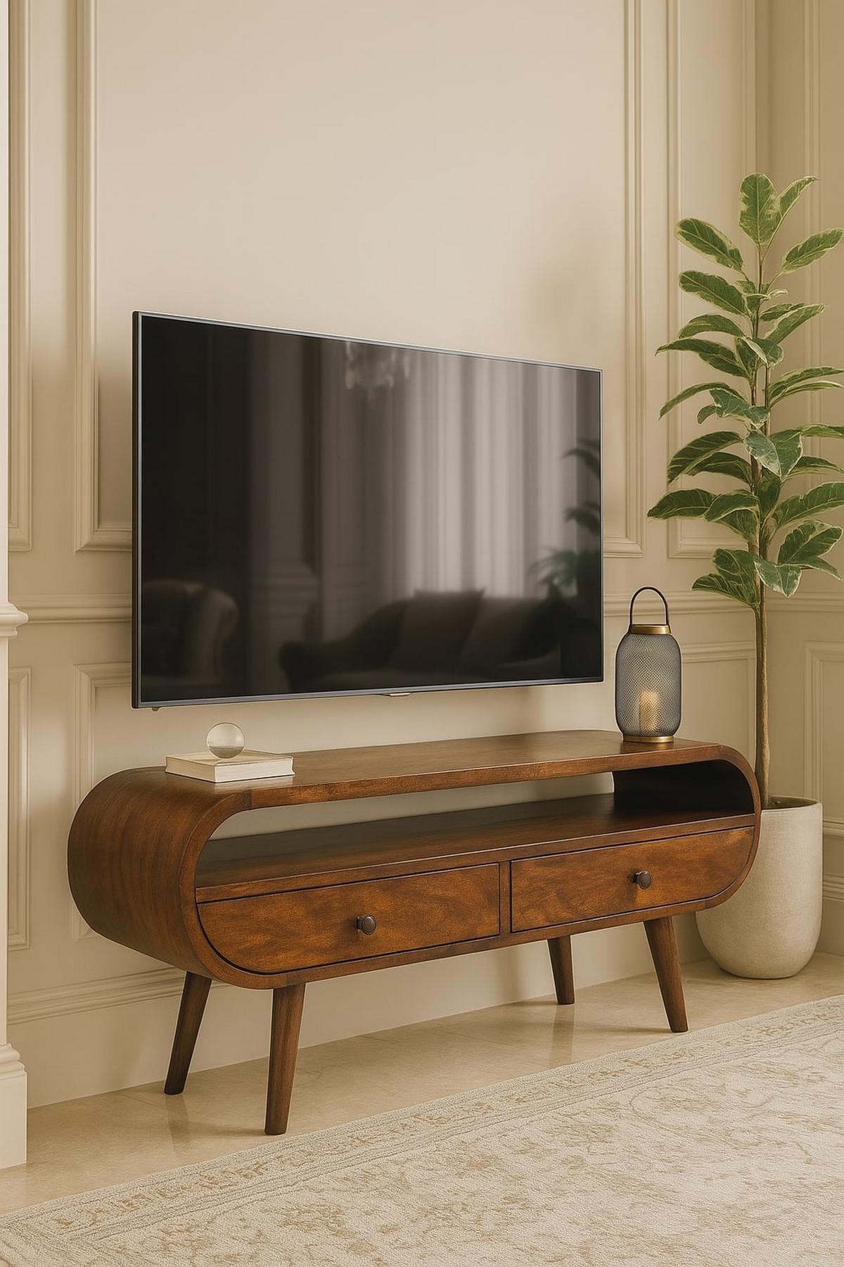 RUNDER TV-Ständer im Kastanienholz-Finish, 2 Schubladen, 1 Offenes Fach, Nordische Beine - Kastanienfarben/Messingfarben, Holz/Metall (90/45/35cm) - Artisan Furniture