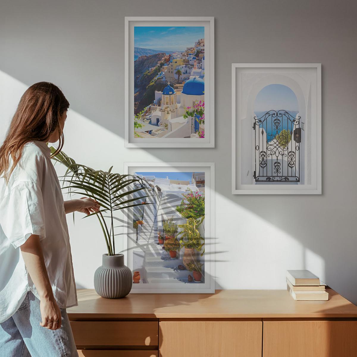 BILDER SET 3er Set - 40x60 cm Weißer Rahmen - Santorini-Architektur Oia - Weiß, Kunststoff (40/60cm) - TULUP