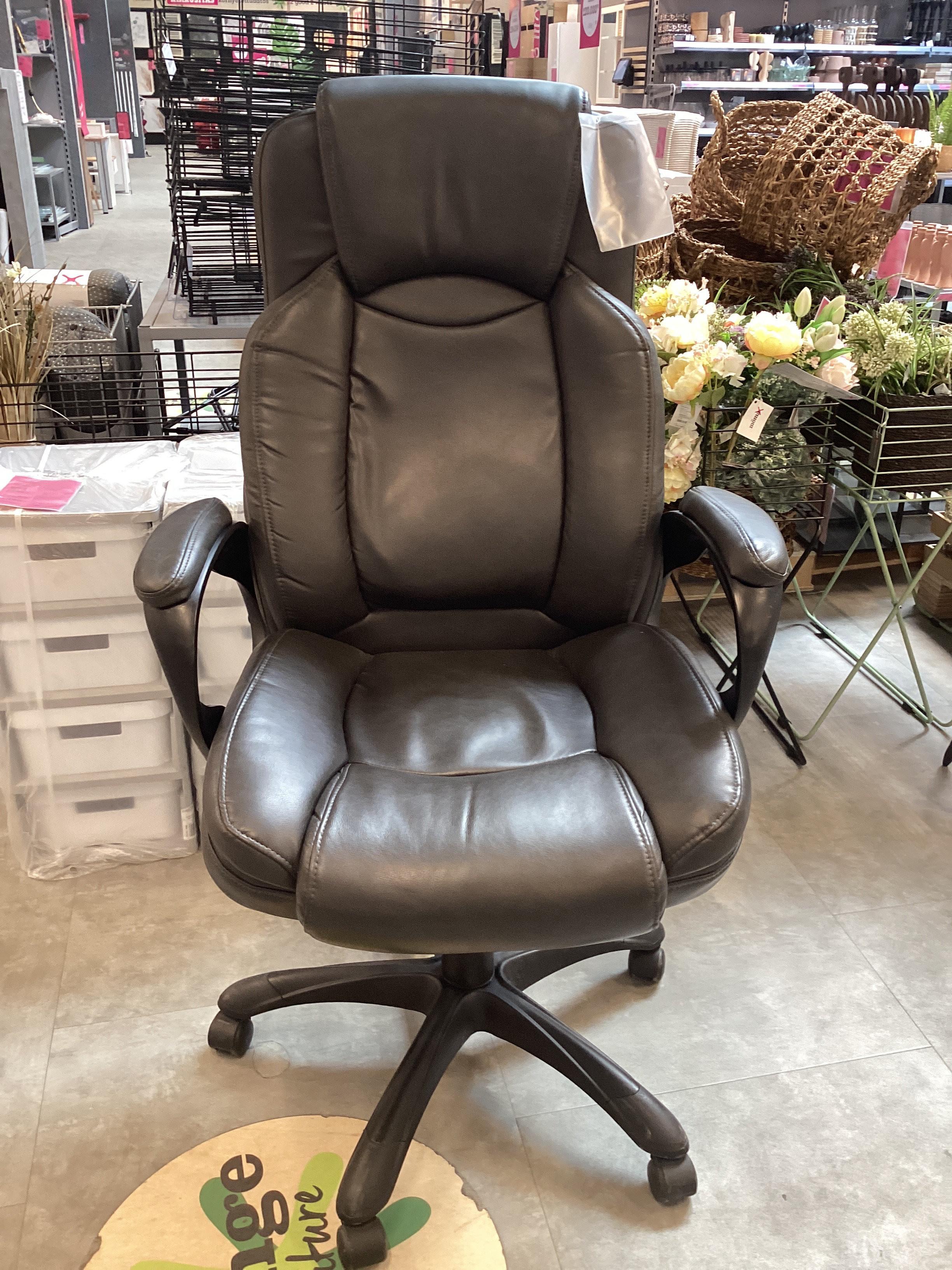 CSEPEL OUTLET FŐNÖKI SZÉK JENNY 1
