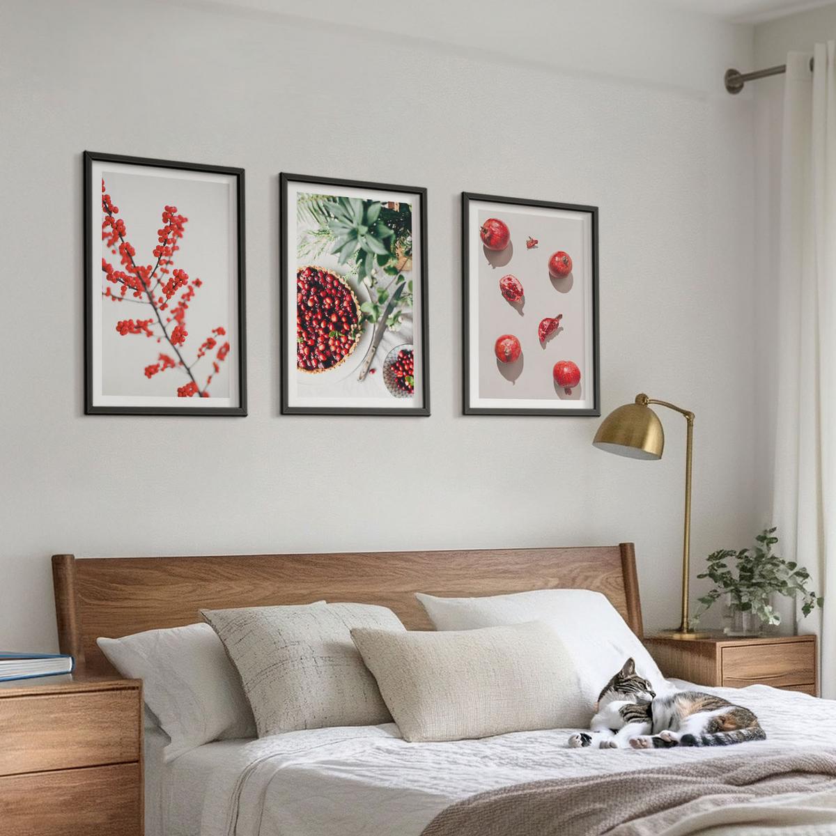 BILDER SET 3er Set - 40x60 cm Schwarzer Rahmen - Minimalismus der roten Früchte von Pflanzen - Schwarz, Kunststoff (40/60cm) - TULUP