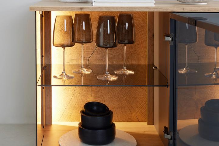 TV-Element Grau/Schwarz/Eiche Artisan 2 Einlegeböden Glas verstellbar 2 Drehtüren mit Dämpfung optionale LED-Beleuchtung