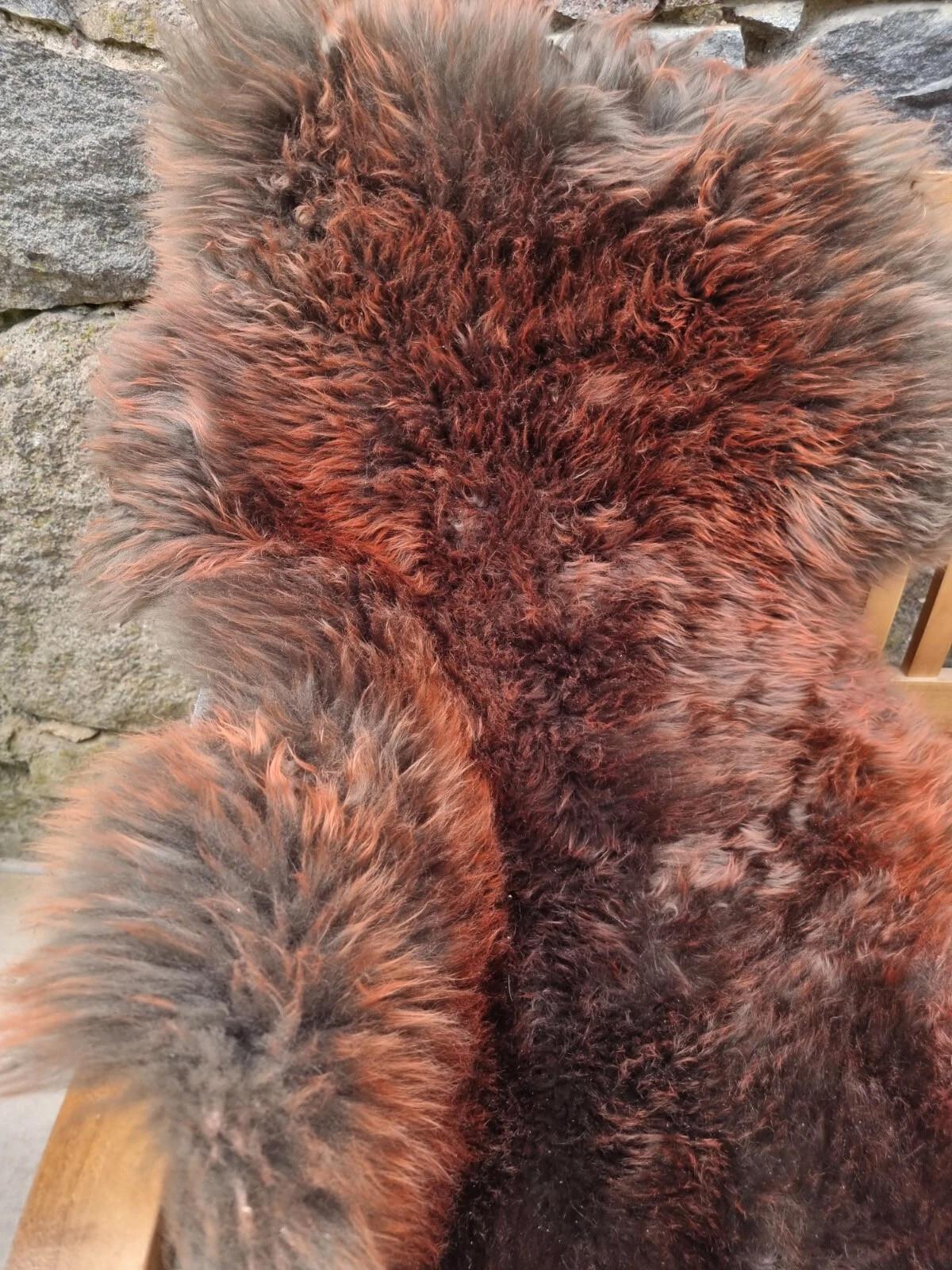 SCHAFFELL Premium Lammfell Natur ungeschoren weiche Wolle Lava dyed ca. 135 cm - Rotbraun, Fell (75/135cm) - Provellus