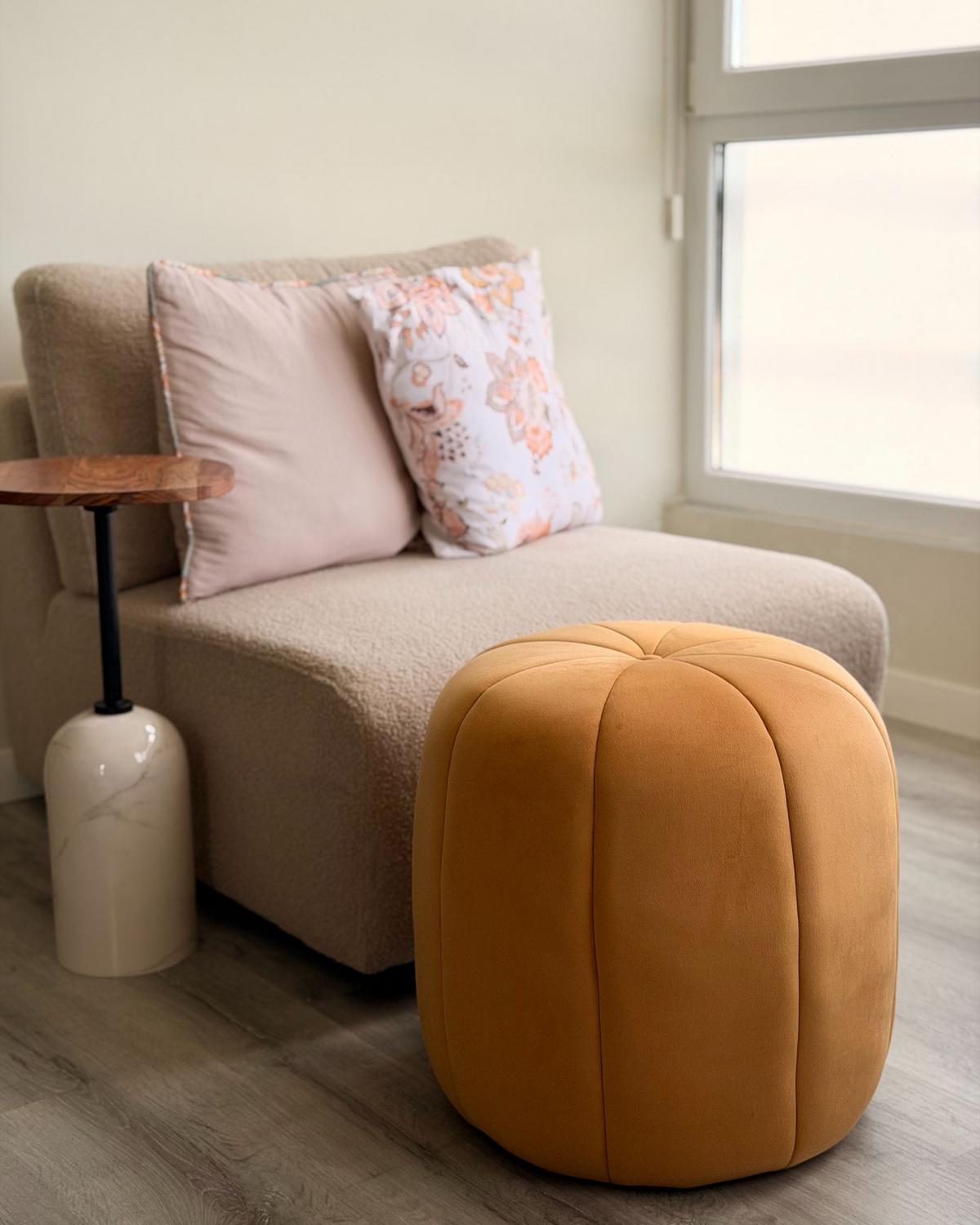 POUF Samtstoff Senfgelb Selby - Gelb, Textil (40/46/40cm) - Beliani