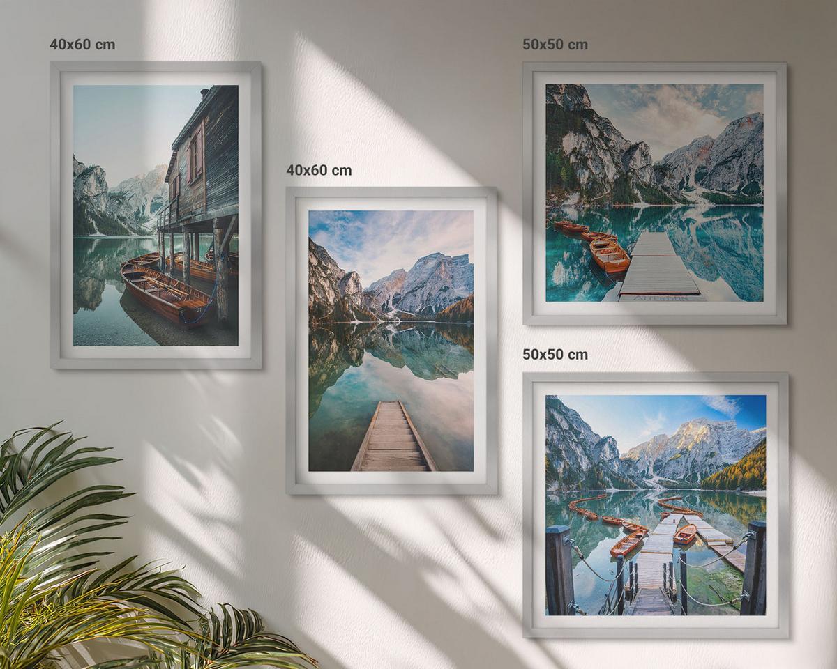 BILDER SET 4er Set - 50x50 cm & 40x60 cm Silberner Rahmen - See Berge Holzboote - Silberfarben, Kunststoff (50/50cm) - TULUP