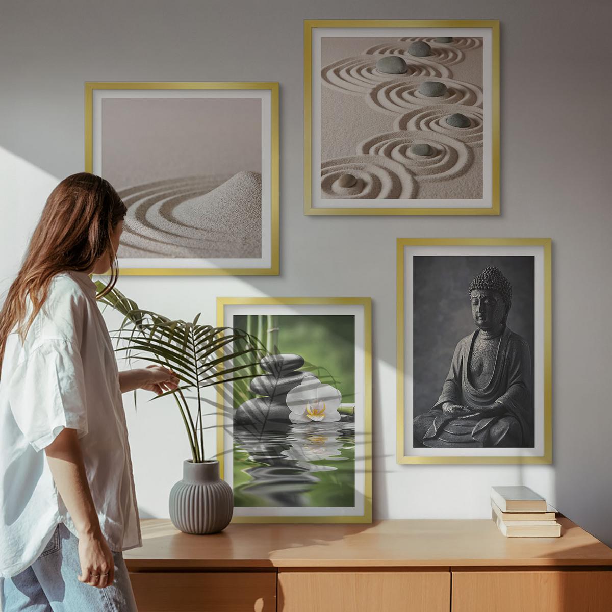 BILDER SET 4er Set - 50x50 cm & 40x60 cm Goldrahmen - Ein entspannter Buddha am Strand - Goldfarben, Kunststoff (50/50cm) - TULUP
