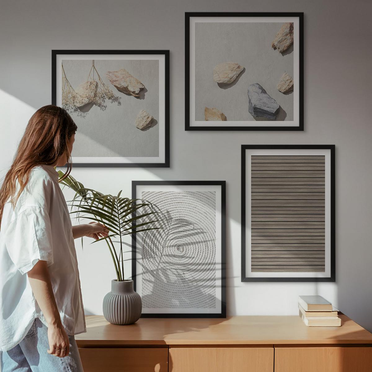 BILDER SET 4er Set - 50x50 cm & 40x60 cm Schwarzer Rahmen - Natürliche Texturen Holz Steine - Schwarz, Kunststoff (50/50cm) - TULUP