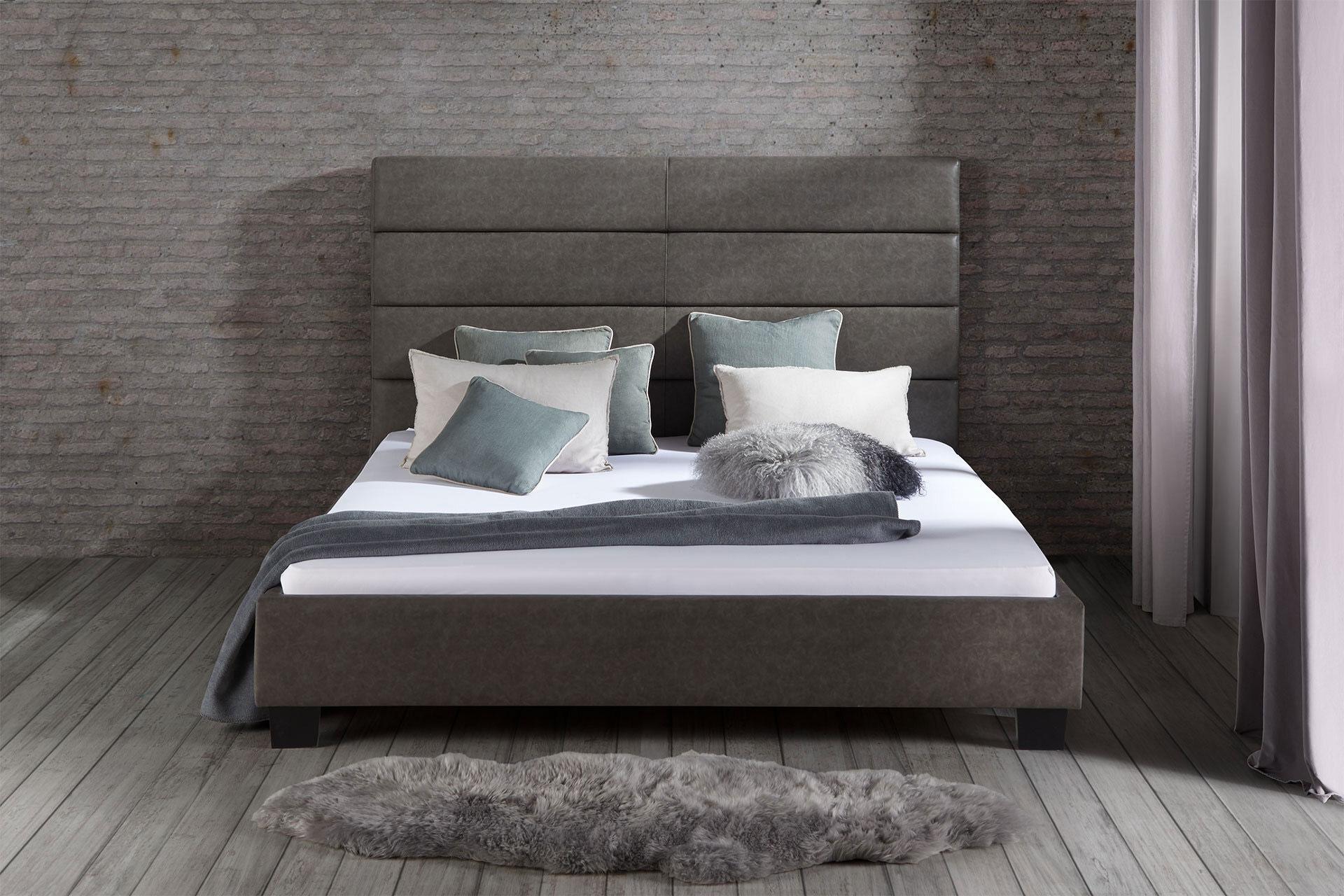 Online-Only-Polsterbett 180x200 cm von moemax im dunkelgrauen Wildleder-Look, extra hohes Kopfteil