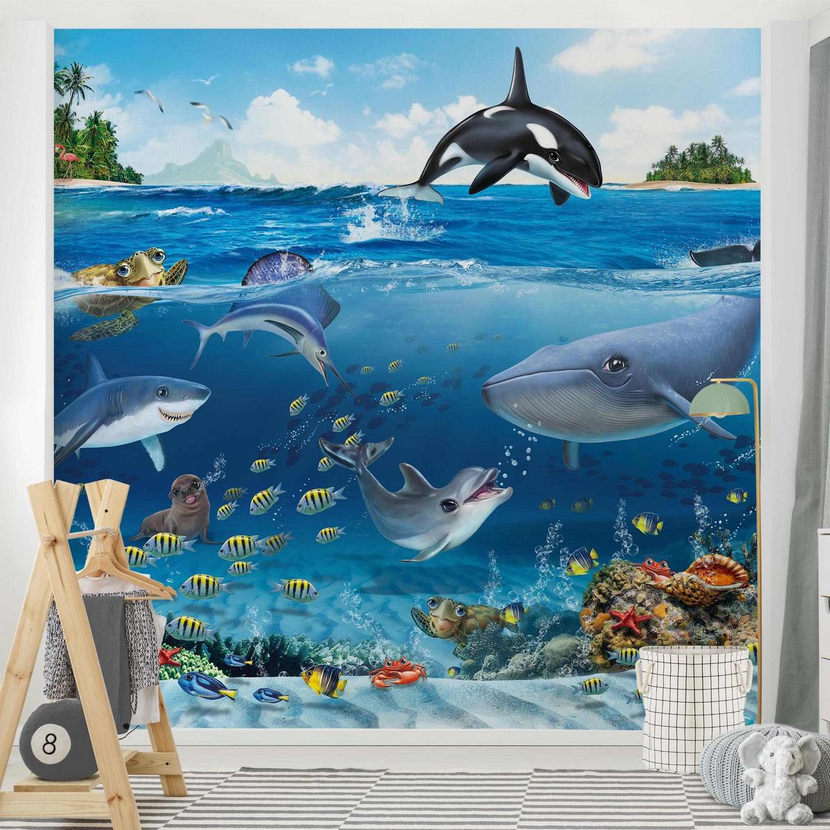 FOTOTAPETE Animal Club International - Unterwasserwelt mit Tieren 192/192 cm - Blau, Papier (192/192cm) - Bilderwelten