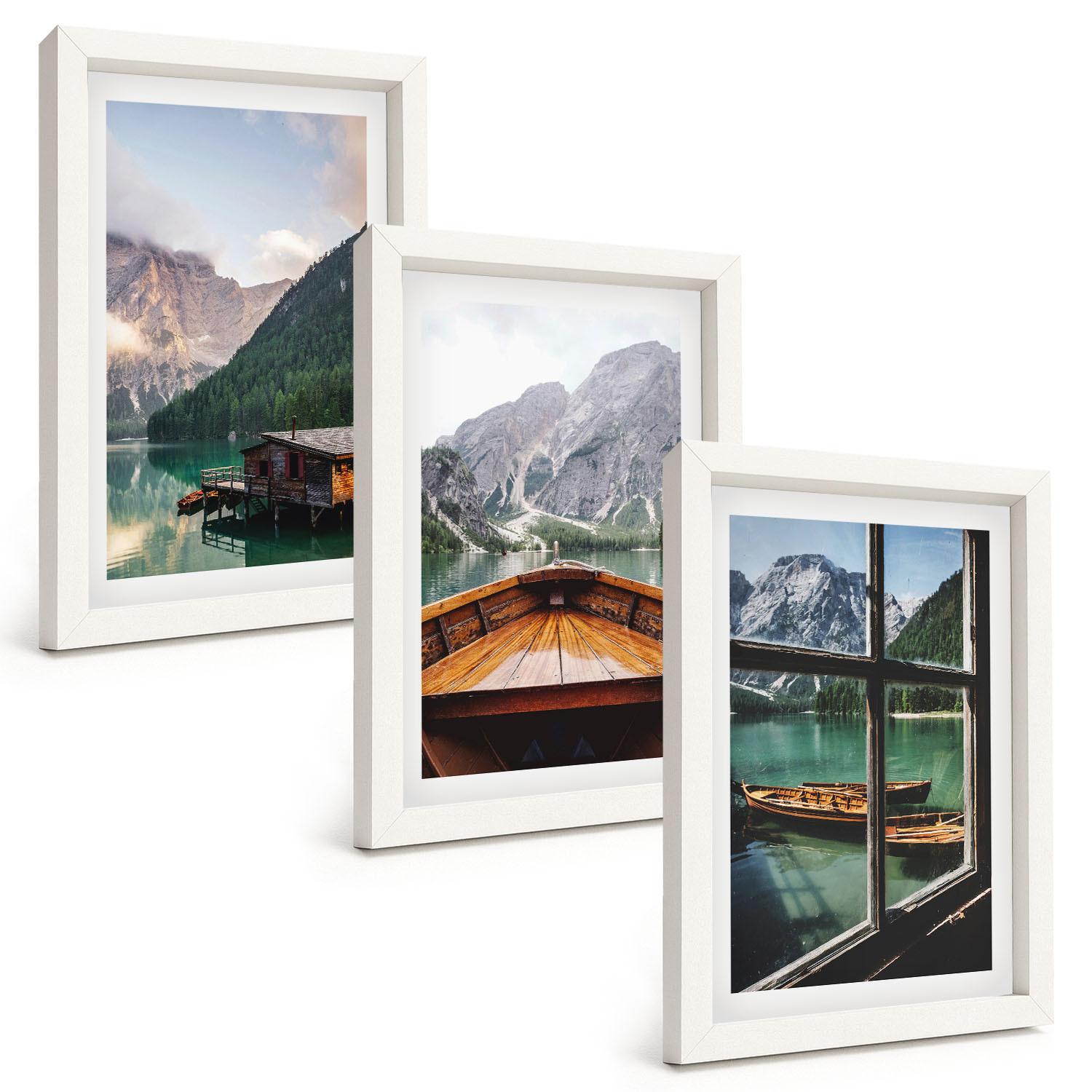BILDER SET 3er Set - 20x30 cm Weißer Rahmen - Hütten am Bergsee Łódź - Weiß, Kunststoff (20/30cm) - TULUP