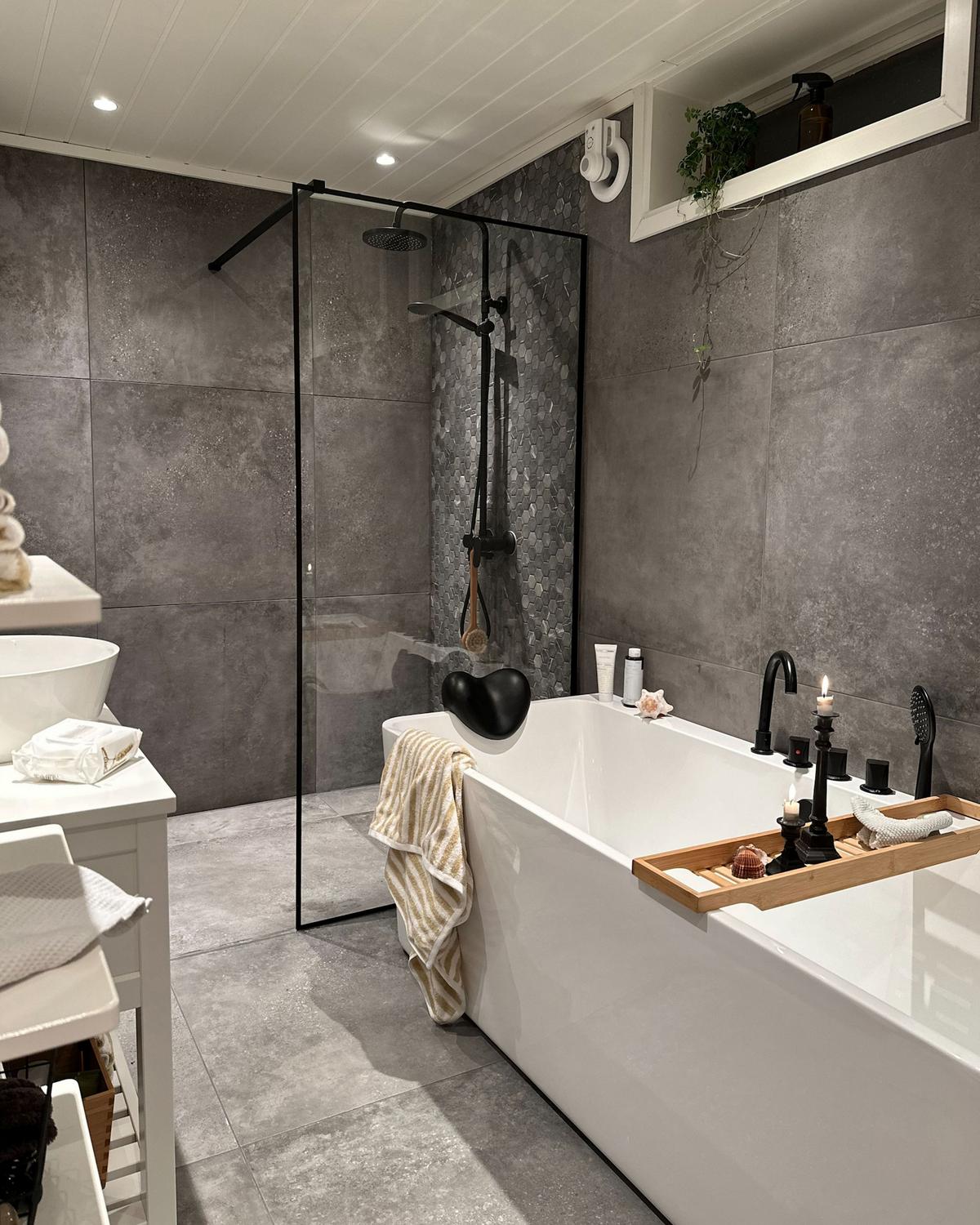 BADEWANNE 75x170x58 cm weiß Quatre - Weiß, Kunststoff (75/58/170cm) - Beliani