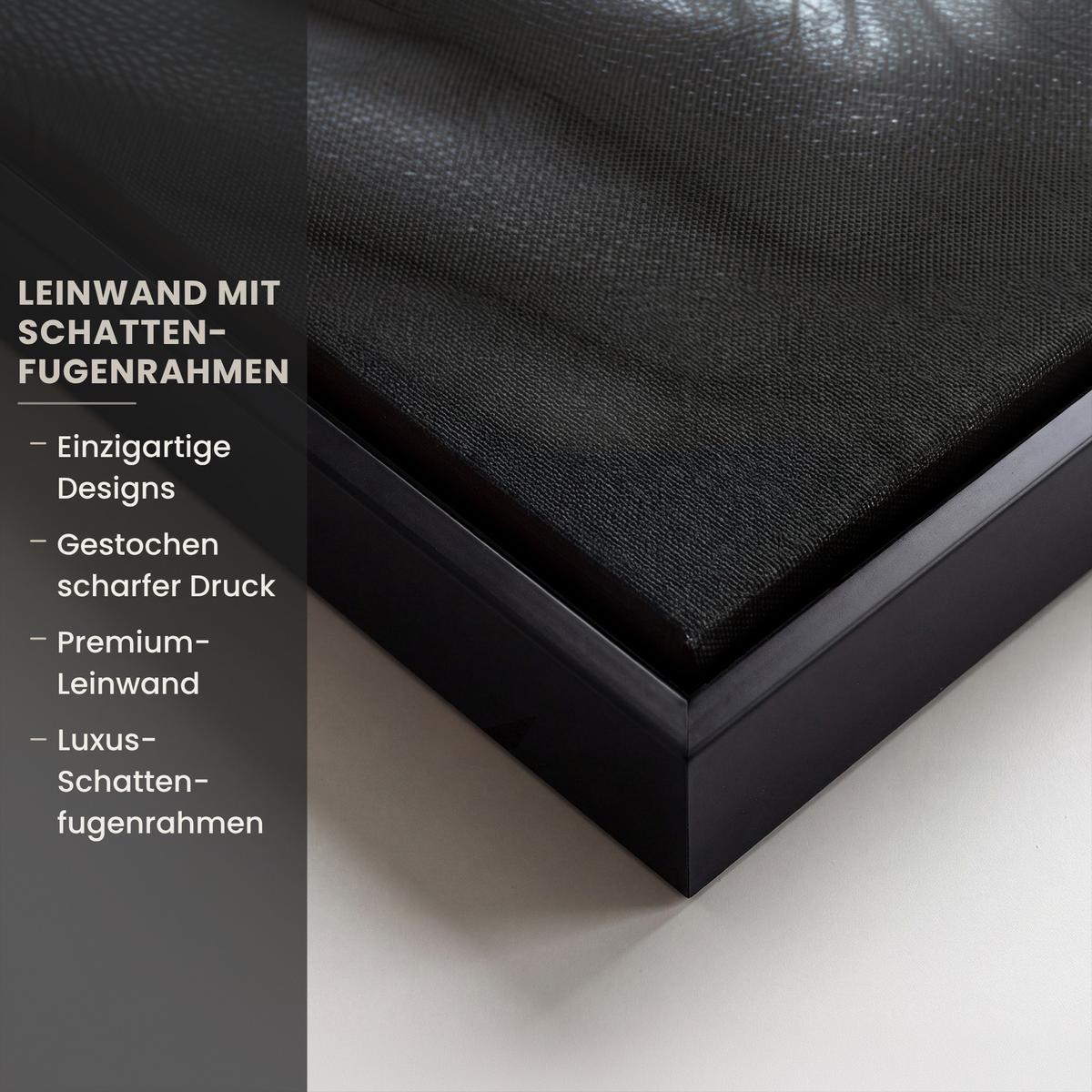 LEINWAND Bilder mit Rahmen - Frau - Gold - Porträt - Schwarz-Weiß - Luxus - 70x100 - Hellblau, Textil (70/100cm) - MuchoWow