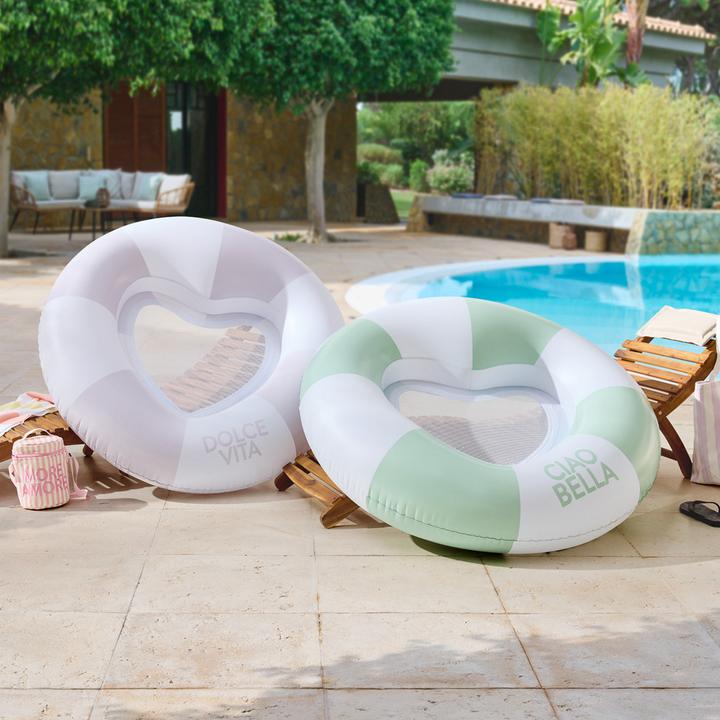 zwei gestreifte Schwimmringe in rosa und hellgrün