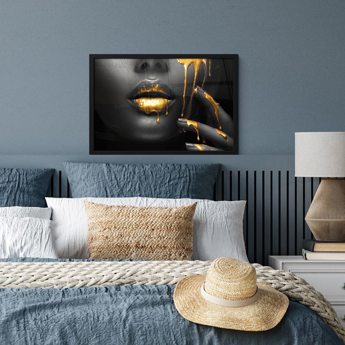 POSTER MIT RAHMENGERAHMTES BILD Frau - Schwarz - Gold - Gesicht - Lippen 60x40 cm - Goldfarben, Papier (60/40cm) - MuchoWow