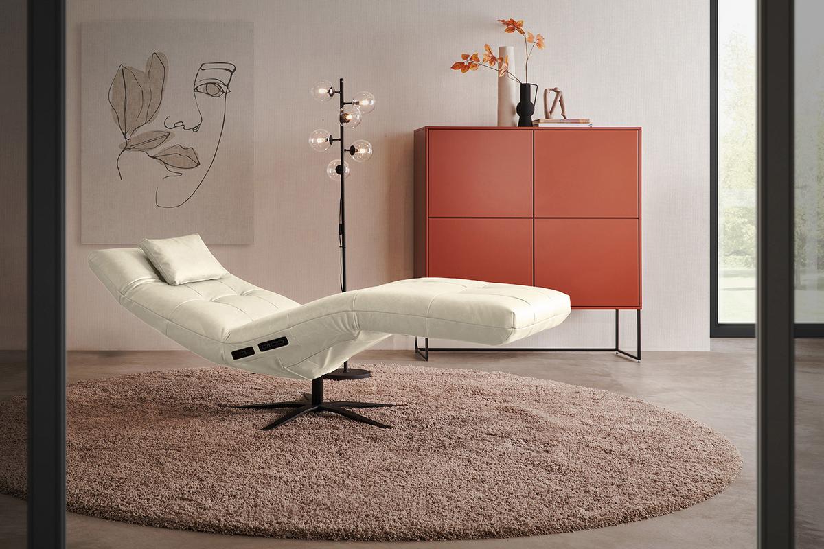 RELAXLIEGE LETICIA Weiß Leder Drehbar (360°), Relaxfunktion - Schwarz/Weiß, Leder/Metall (82/115/156cm) - KAWOLA