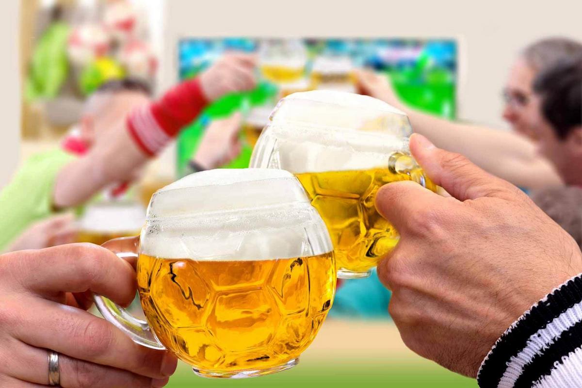 BIERKRÜGE Fußball transparent 400 ml 6er Set - Transparent, Glas (0.4L) - Stölzle Lausitz