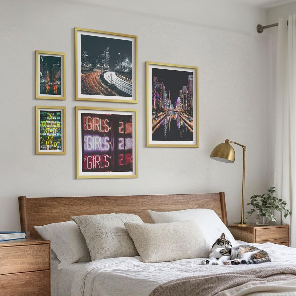 BILDER SET 5er Set - 50x50 cm & 20x30 cm & 40x60 cm Goldrahmen - Neonreklamen in der Stadt bei Nacht - Goldfarben, Kunststoff (40/60cm) - TULUP