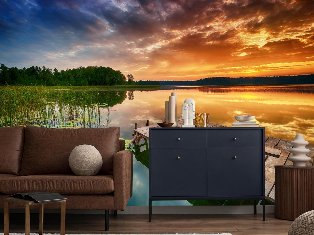 FOTOTAPETE für Wohnzimmer Sonnenuntergang See Steg Bäume 500x350 - Gelb/Beige, Papier (500/350cm) - Muralo