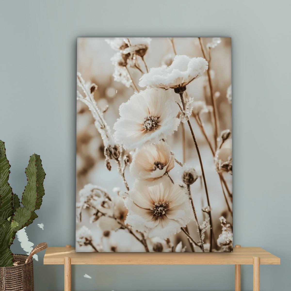 LEINWANDBILD Blumen - Winter - Weiß - Schnee - Beige Wandbild Wohnzimmer 60x80 cm - Creme, Textil (60/80cm) - MuchoWow