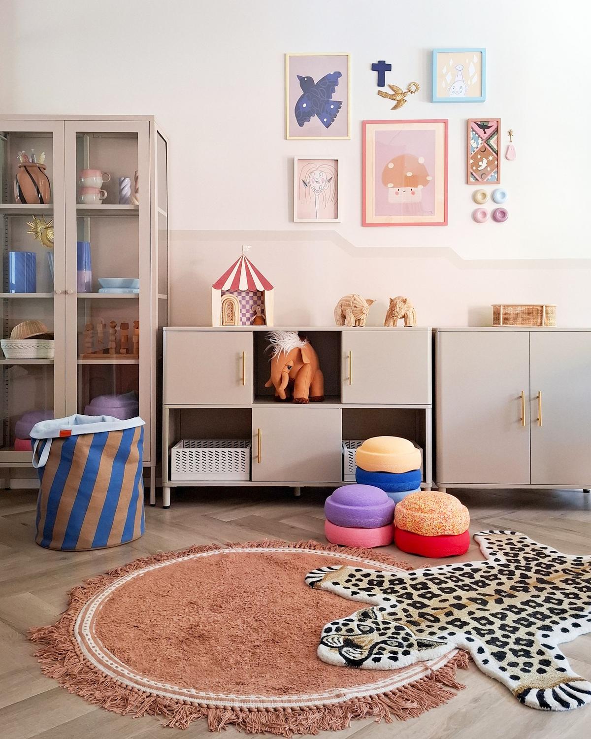 SIDEBOARD mit 3 Türen Metall Beige Ombura - Beige, Metall (120/80/40cm) - Beliani