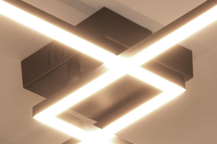 schreibe zweDeckenleuchte Opal Schwarz LED Lichtfarbe warmweiß verstellbare Arme imprägniert geometrisch quadratisch LED Leuchtmittel austauschbar Innenbereich Netzbetrieb