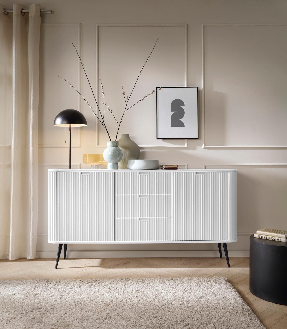 SIDEBOARD Salvia 2T 3S Weiß, Schwarz 168/87/39 cm – mit geriffelten Fronten und hohen Beinen - Schwarz/Weiß, Holzwerkstoff/Metall (168/87/39cm) - AX Living