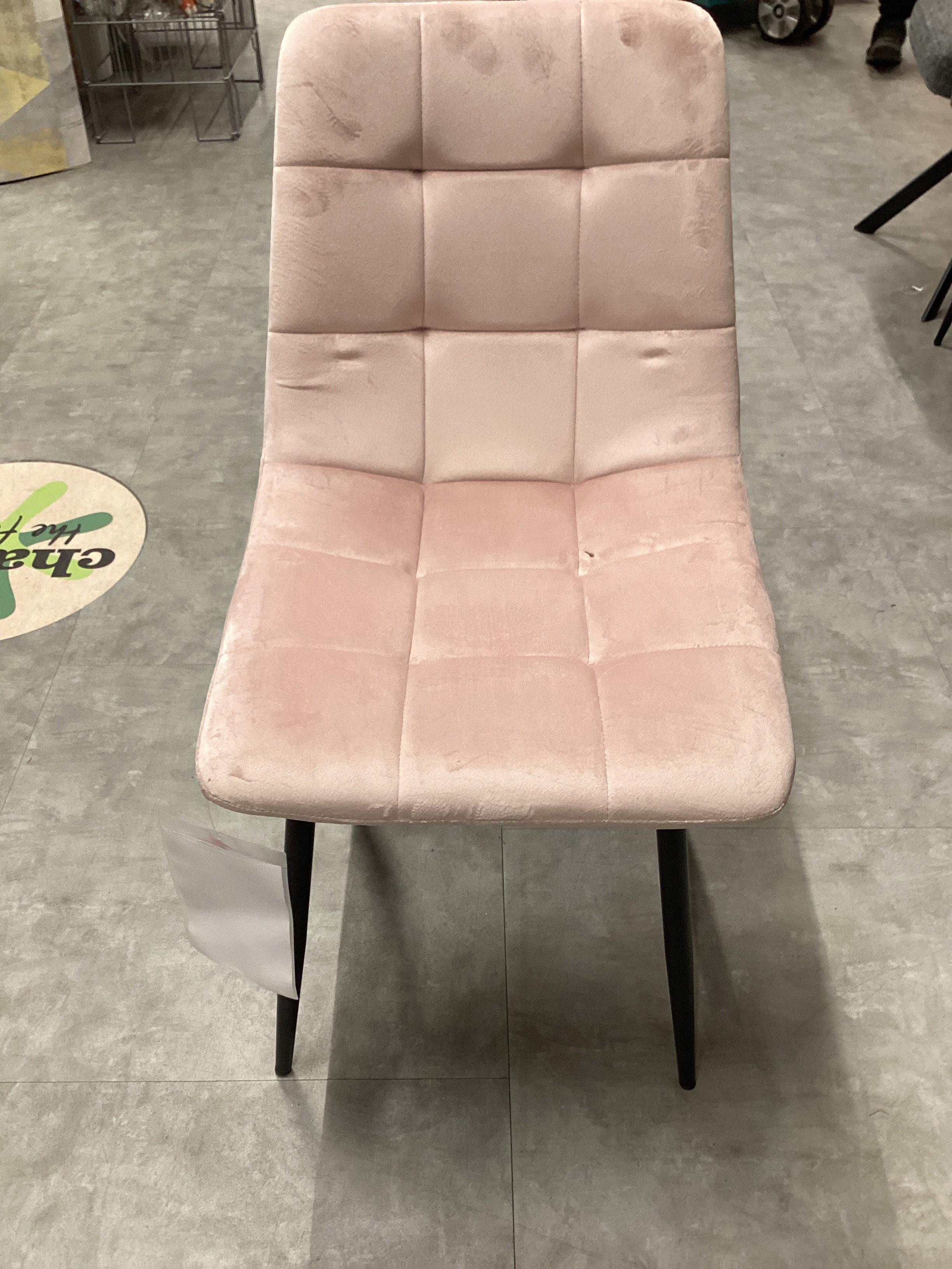 CSEPEL OUTLET RIA SZÉK