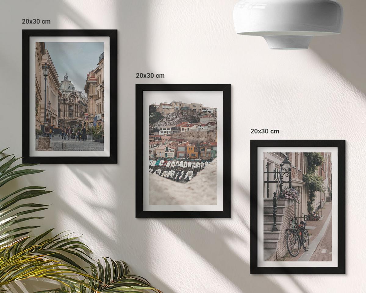 BILDER SET 3er Set - 20x30 cm Schwarzer Rahmen - Die charmanten Straßen des Hafens der Stadt - Schwarz, Kunststoff (20/30cm) - TULUP