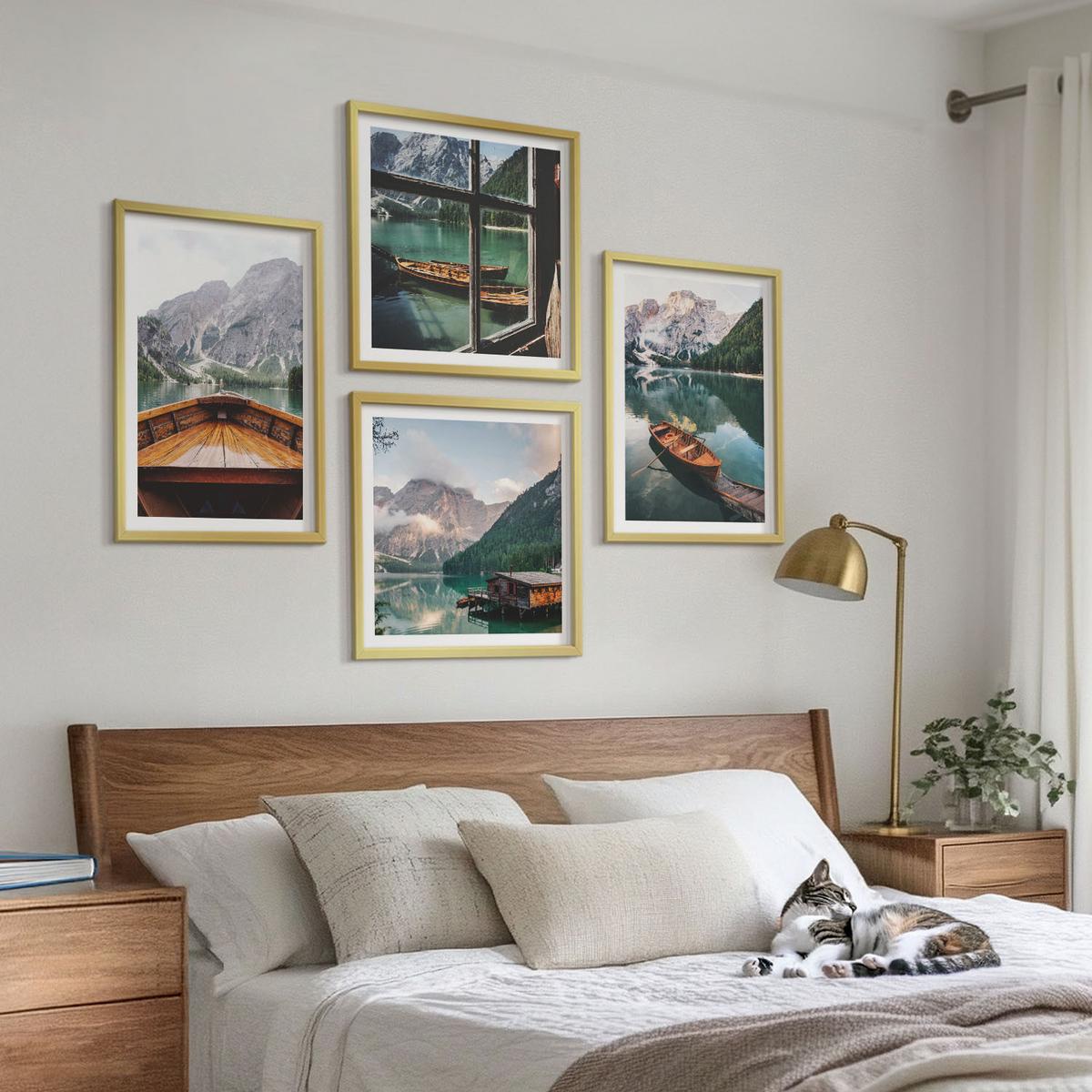 BILDER SET 4er Set - 50x50 cm & 40x60 cm Goldrahmen - See, Berge, Boote, Hütte, Fenster - Goldfarben, Kunststoff (50/50cm) - TULUP