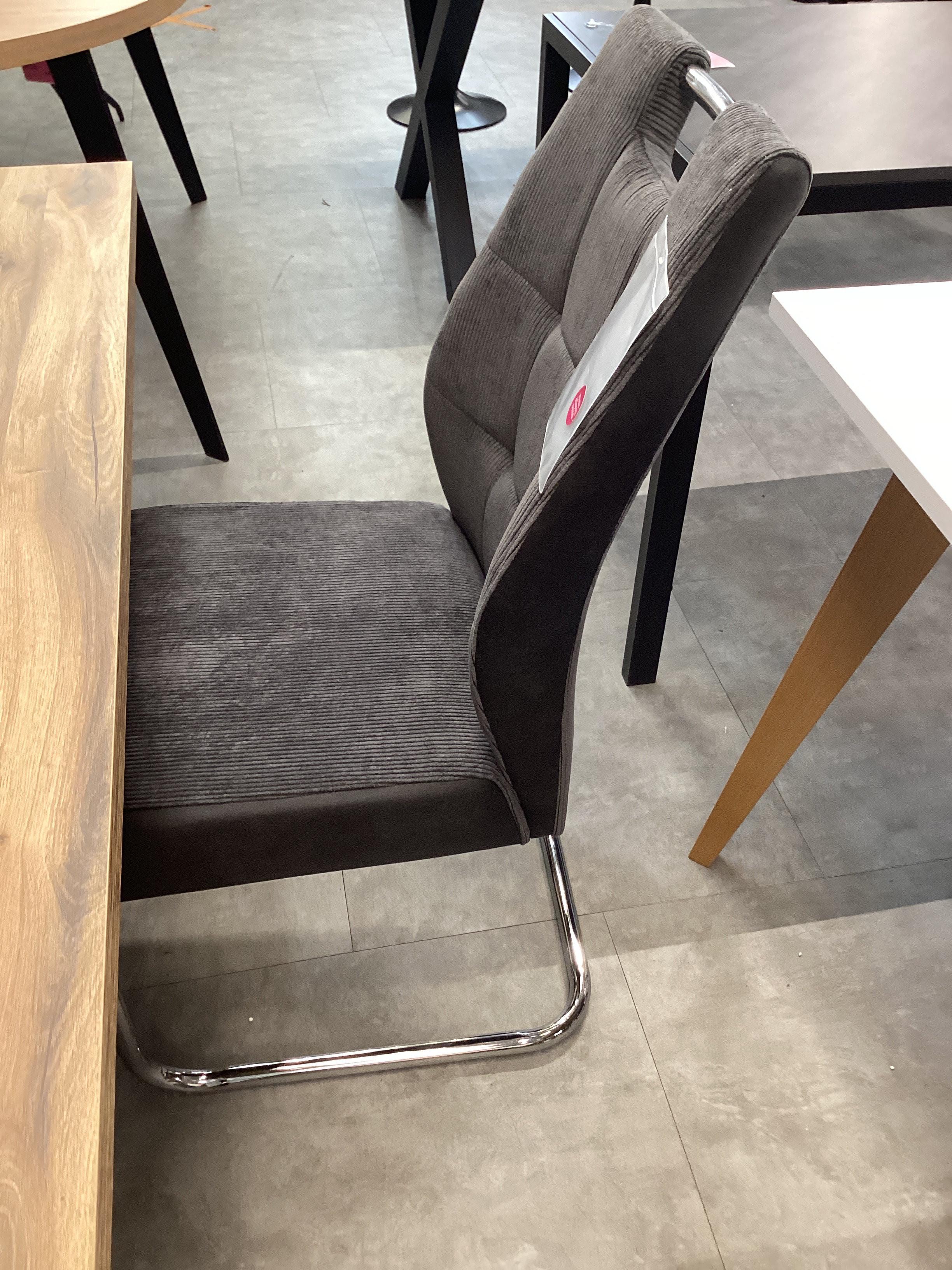 CSEPEL OUTLET SZÁNKÓTALPAS SZÉK LEA