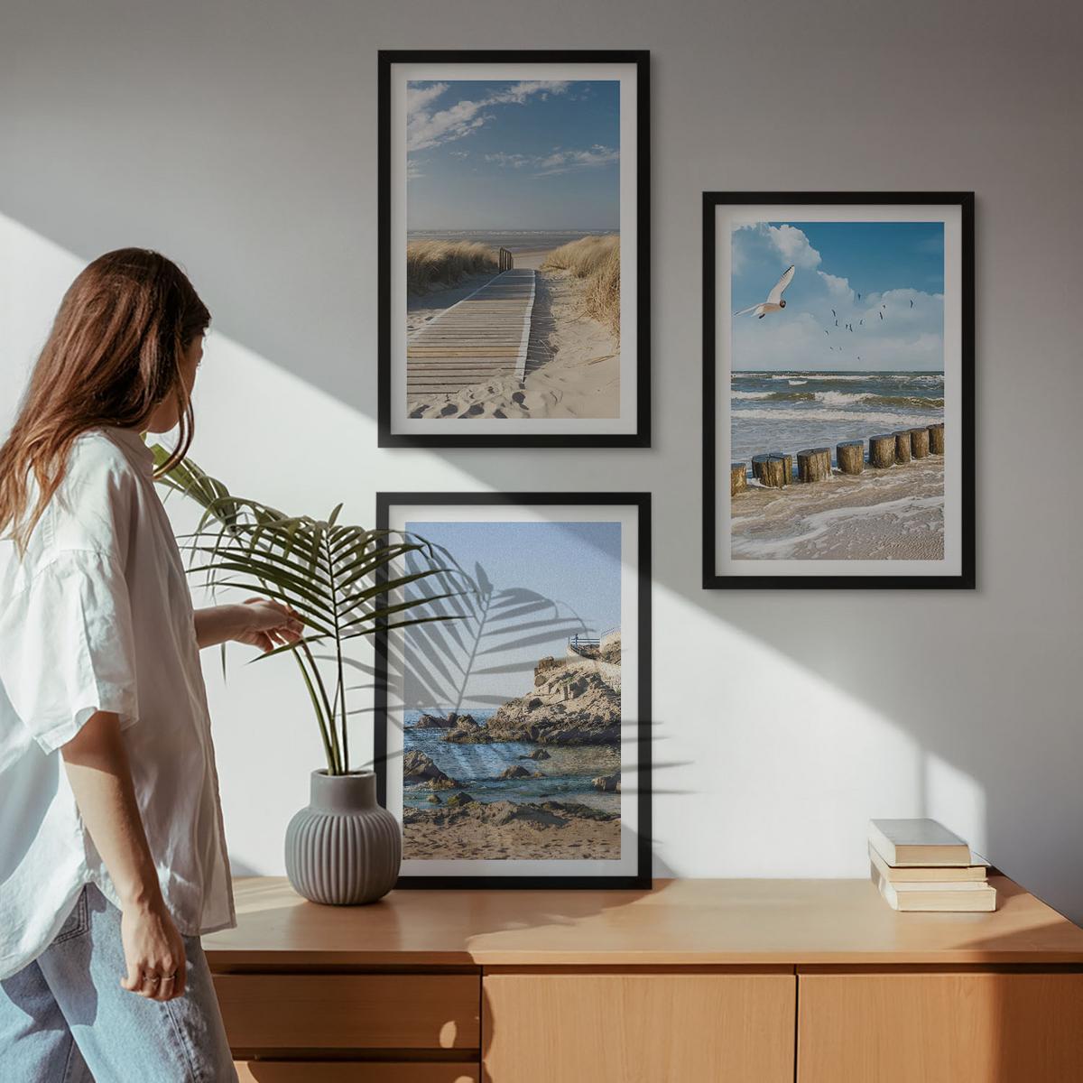 BILDER SET 3er Set - 40x60 cm Schwarzer Rahmen - Strand Holzsteg Klippen - Schwarz, Kunststoff (40/60cm) - TULUP