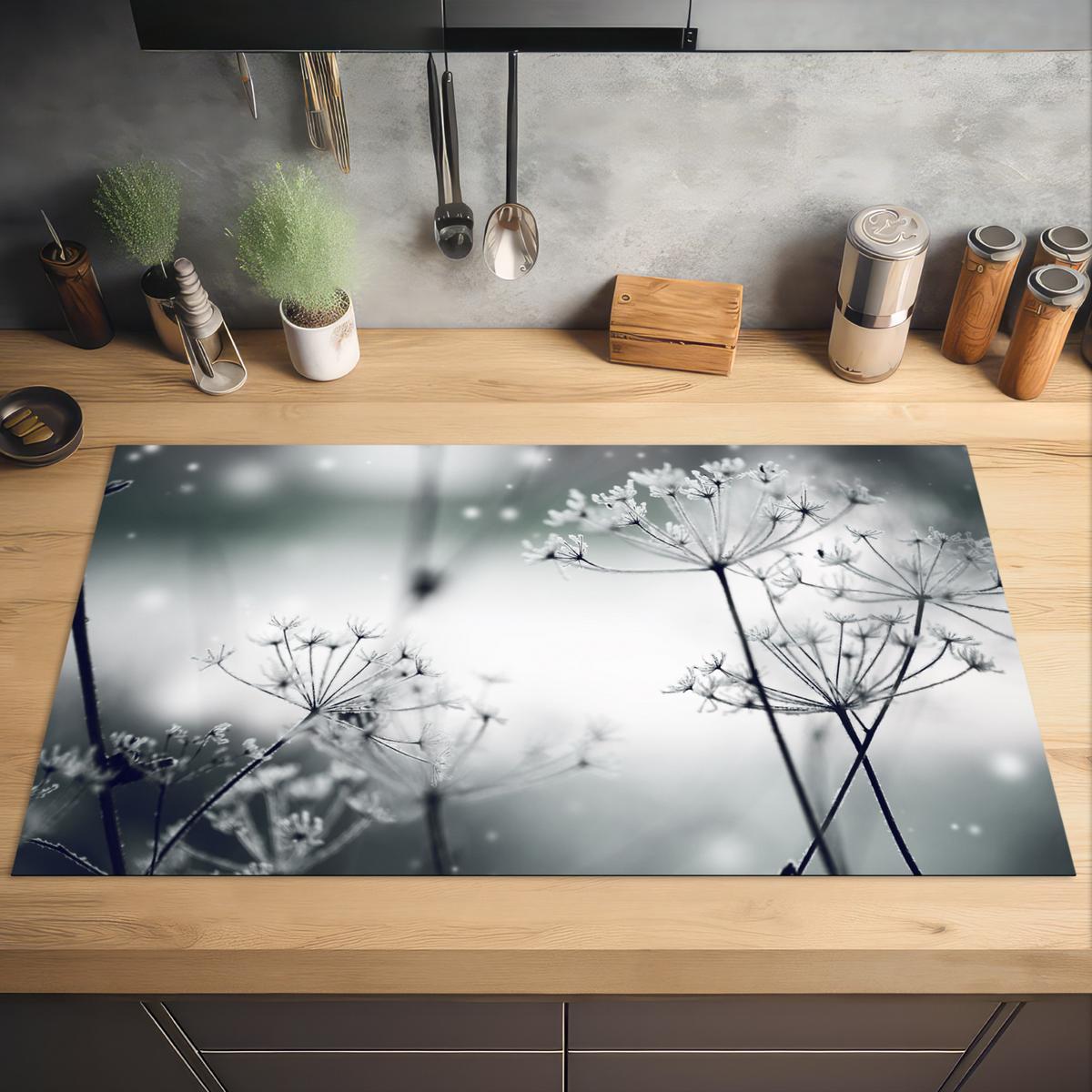 HERDABDECKPLATTE Blumen - Winter - Schnee - Natur Induktionsschutz 91.6x52.7 cm - Grau, Kunststoff (91.6/52.7/0.2cm) - MuchoWow