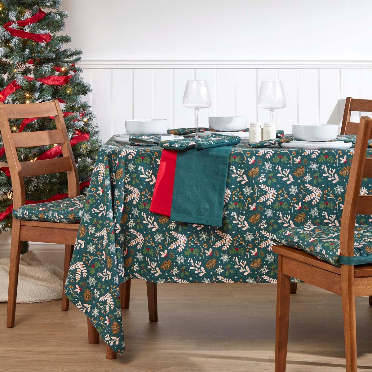 WEIHNACHTSTISCHDECKE Weihnachtswald grün 137/137 cm, 100% Baumwolle - Grün, Textil (137/137cm) - Homescapes