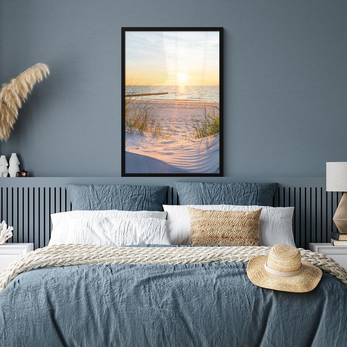 POSTER MIT RAHMENGERAHMTES BILD Strand - Sonne - Düne - Gras - Sand - Horizont 60x90 cm - Hellblau, Papier (60/90cm) - MuchoWow