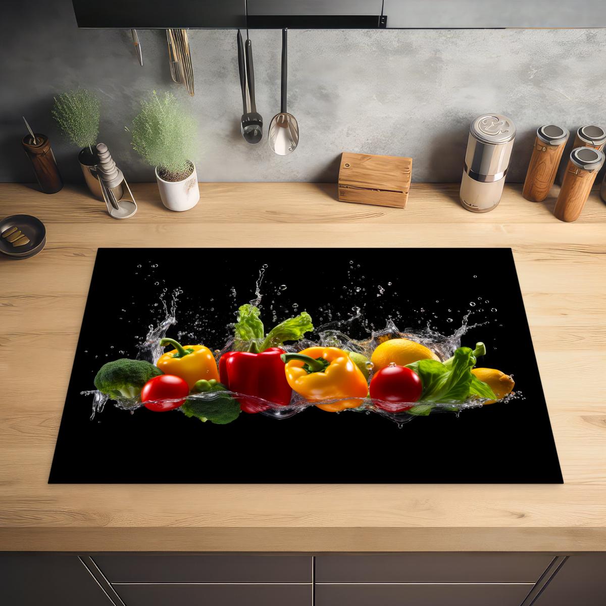 HERDABDECKPLATTE Paprika - Wasser - Gemüse - Schwarz Ceranfeldabdeckung 80x52 cm - Multicolor, Kunststoff (80/52/0.2cm) - MuchoWow