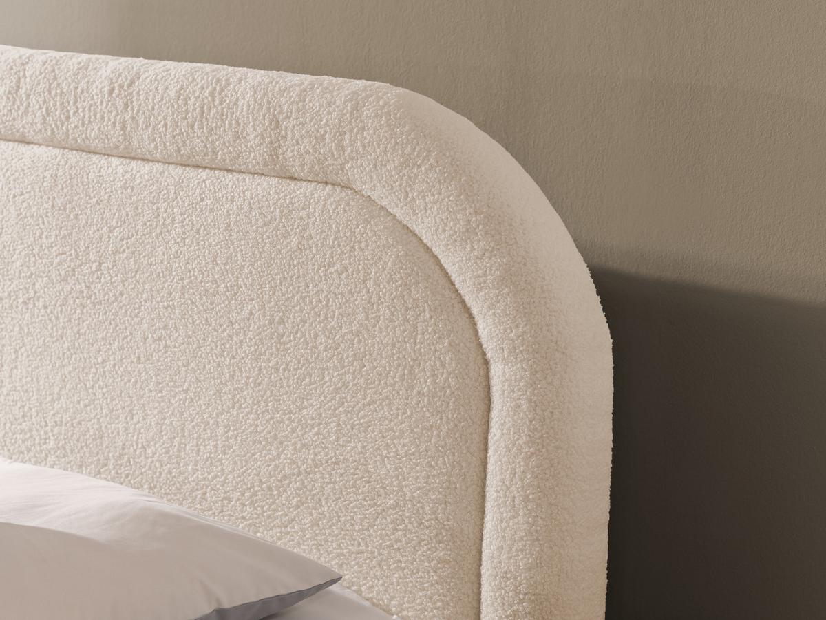 BOXBETT Sonna 140/200 cm Hellbeige Bouclé-Stoff mit abgerundetem Kopfteil und mit silbernen Metallfüßen - Beige/Silberfarben, Holz/Textil (140/200cm) - S-Style Möbel