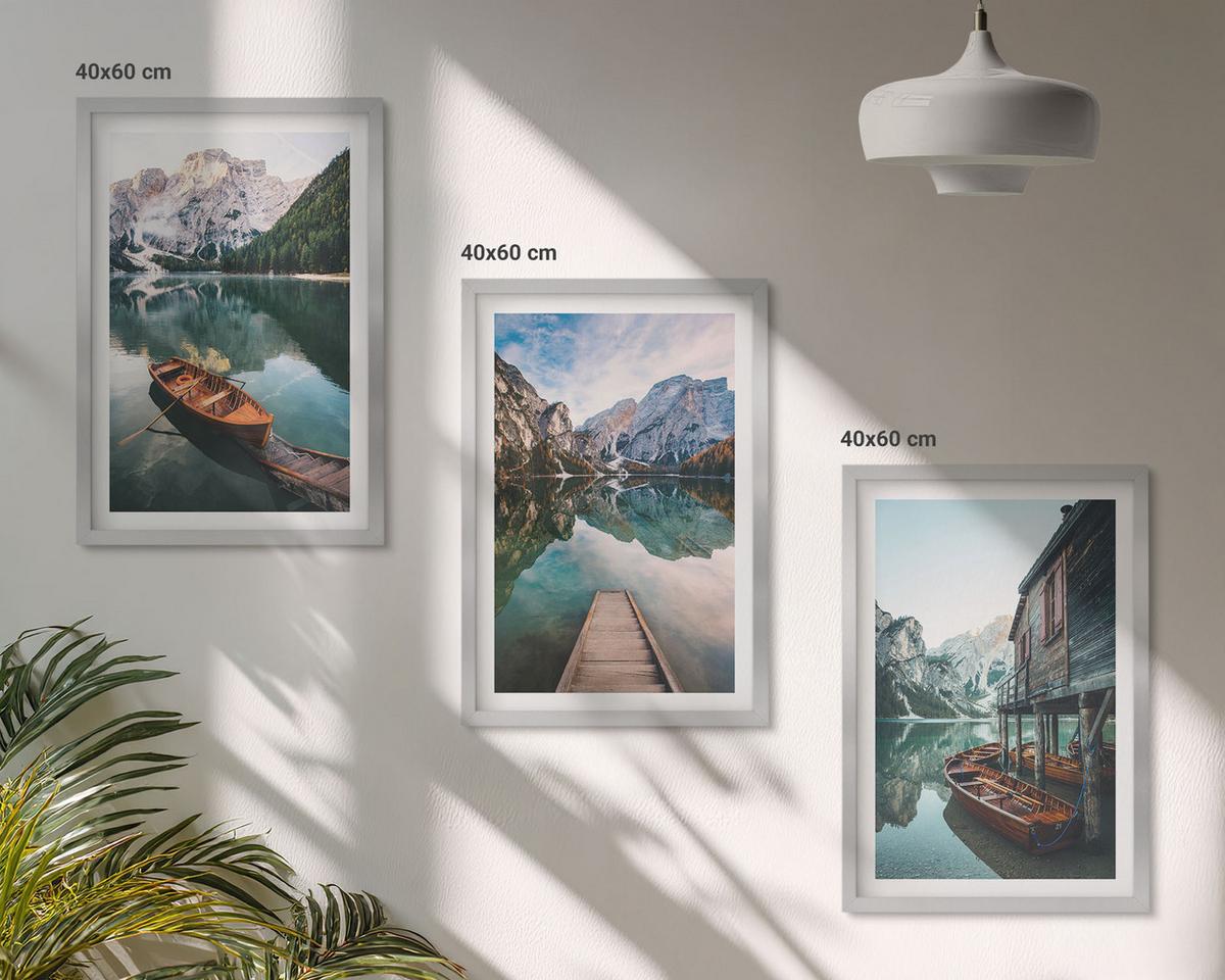 BILDER SET 3er Set - 40x60 cm Silberner Rahmen - See, Berge, Boote, Ferienhaus - Silberfarben, Kunststoff (40/60cm) - TULUP