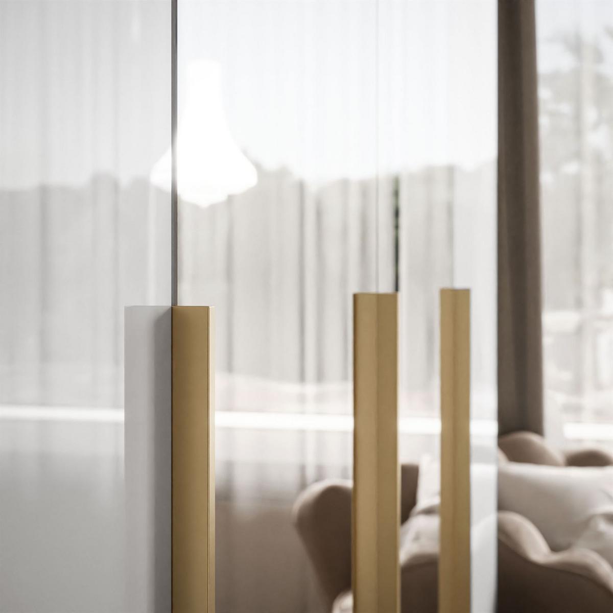 KLEIDERSCHRANK AUREL 4D in Weiß hochglanz mit Spiegel mit goldenen Griffen - Weiß Hochglanz/Goldfarben, Holzwerkstoff (200/200/57cm) - Lookway