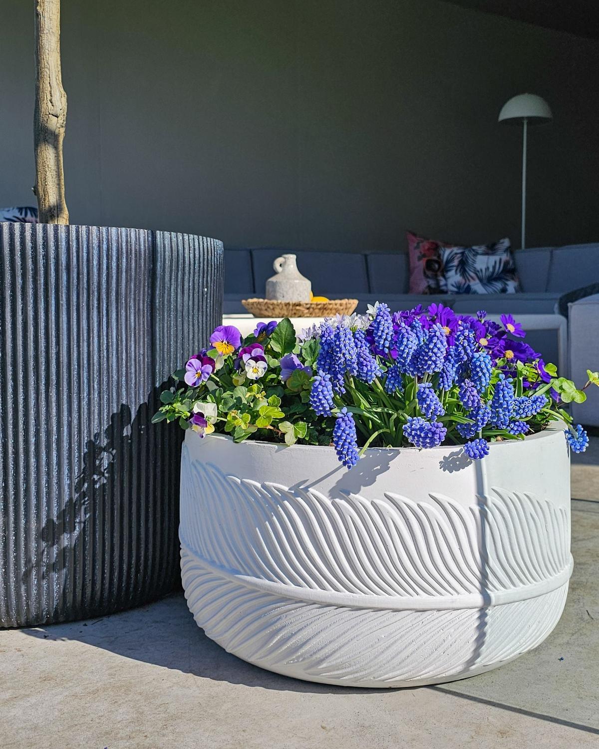 BLUMENTOPF cremeweiß rund 43/43/23 cm Ftero - Weiß, Naturmaterialen (23cm) - Beliani