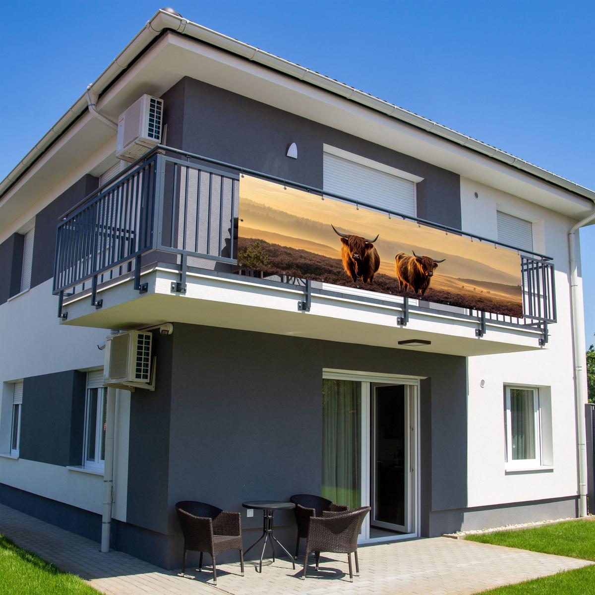 BALKON-SICHTSCHUTZ Schottische Hochlandbewohner - Heide - Landschaft - Tiere Witterungsbeständig 300x75 cm - Cognac, Kunststoff (300/75cm) - MuchoWow