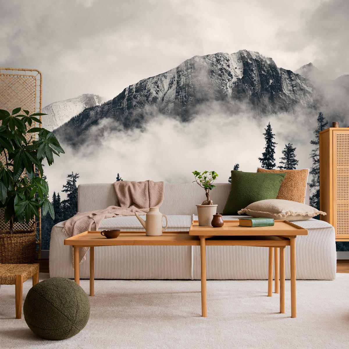 FOTOTAPETE für Wohnzimmer Nadelwald im Nebel im Hintergrund Berge 300x210 - Beige/Schwarz, Papier (300/210cm) - Muralo