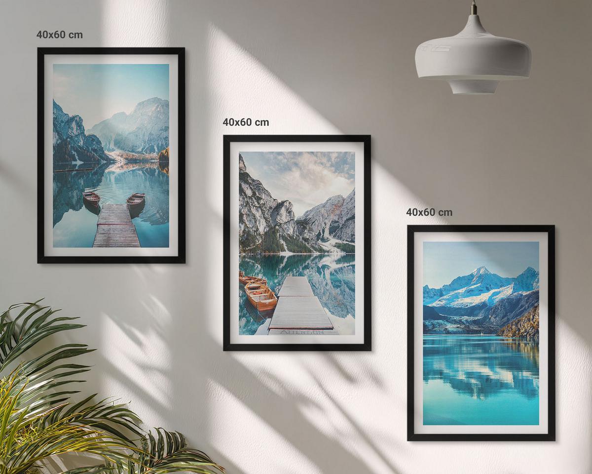 BILDER SET 3er Set - 40x60 cm Schwarzer Rahmen - Spiegelung der Boote auf Bergseen - Schwarz, Kunststoff (40/60cm) - TULUP