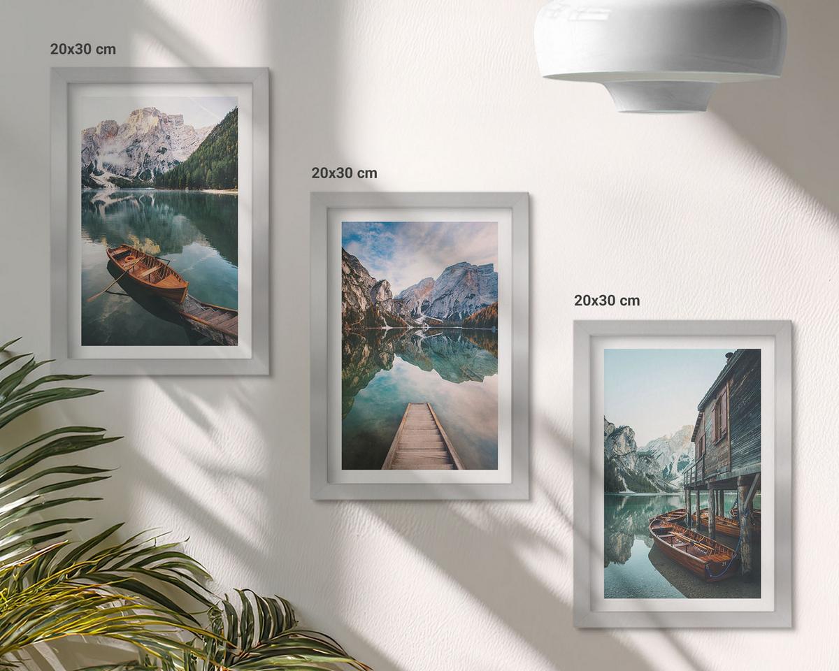 BILDER SET 3er Set - 20x30 cm Silberner Rahmen - See, Berge, Boote, Ferienhaus - Silberfarben, Kunststoff (20/30cm) - TULUP