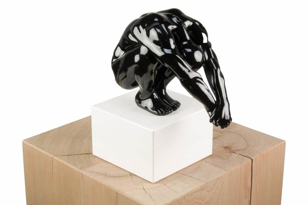 SKULPTUR Schwarz 20/23 cm - Schwarz, Stein (2.2/23/13cm) - KUNSTLOFT